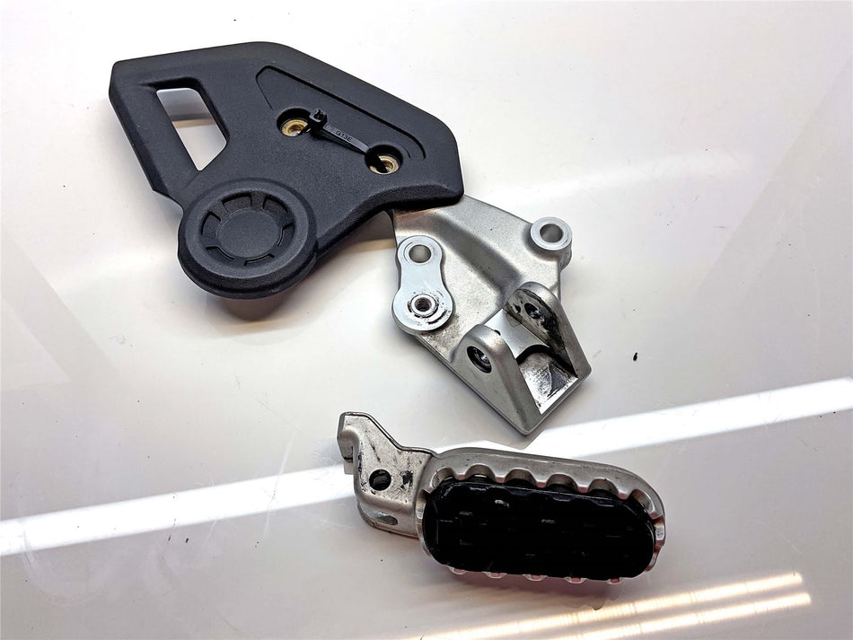 2021 Triumph Tiger 900 GT Pro Front Left Footrest Hanger - T2082204