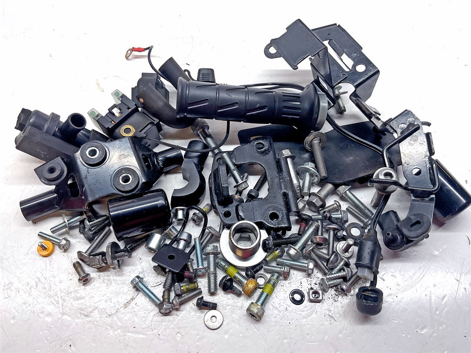 2012 Kawasaki ER-6N Assorted Nuts, Bolts & Fixings - B60187BBB