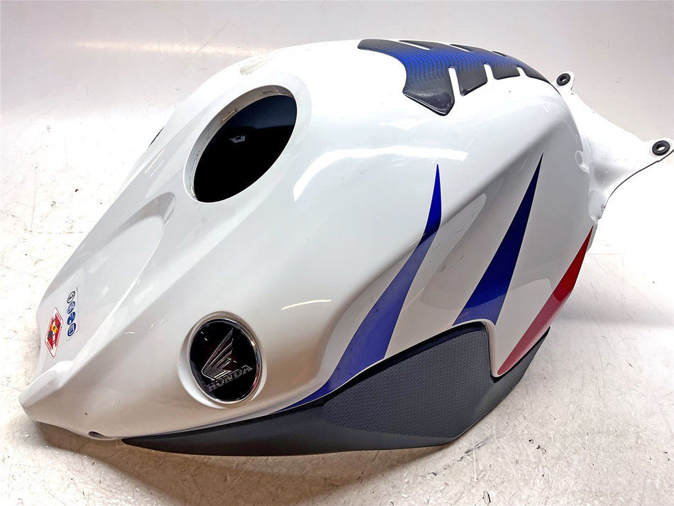2015 Honda CBR1000RR Fireblade FUEL TANK COVER - 83150MGPM20ZA