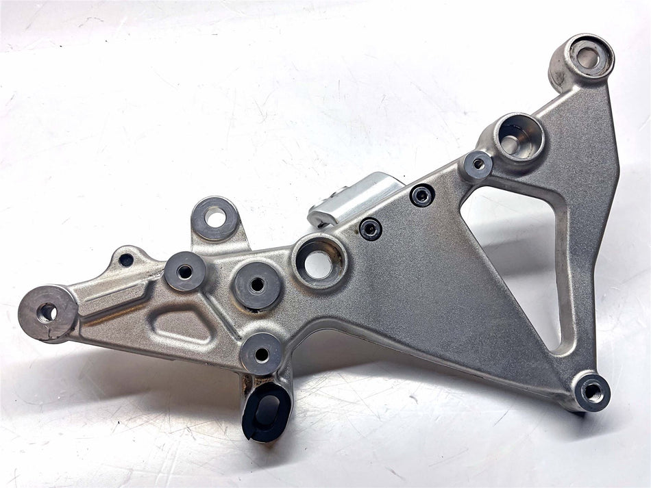 2022 Triumph Tiger 1200 GT Pro Left Hand Outrigger - T2077872