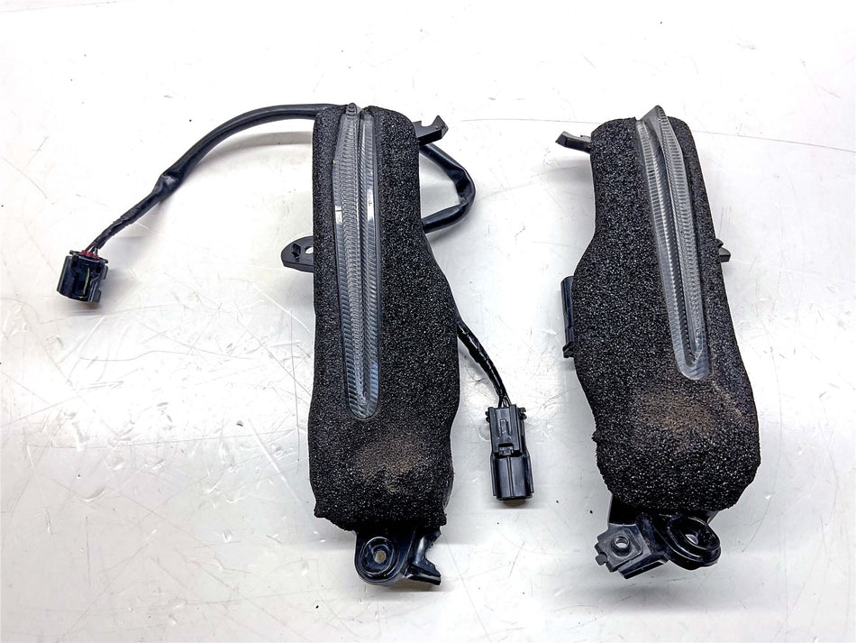 2016 Yamaha YZF R1M Front Pilot Lights - 2CR8430100