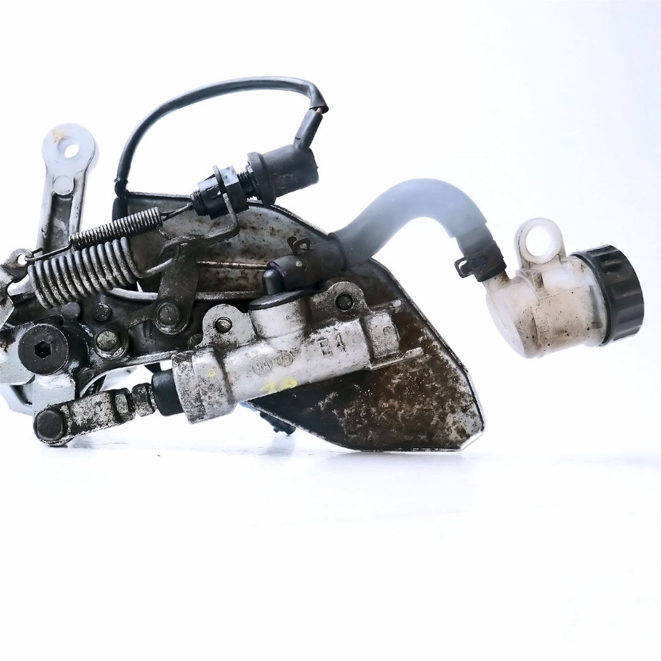 2019 Yamaha YZF R3 ABS Rear Brake Master Cylinder & Footrest  - 1WDF580E00