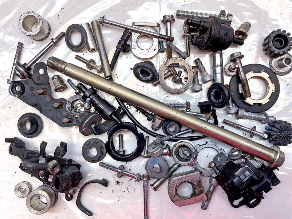 2017 Triumph Street Scrambler Assorted Nuts, Bolts & Fixings - B61695BBB