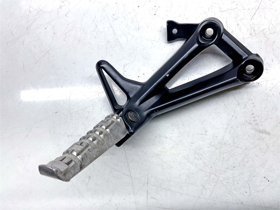 2014 Yamaha MT-09 Rear Right Footrest & Hanger - 1RC2742L0200