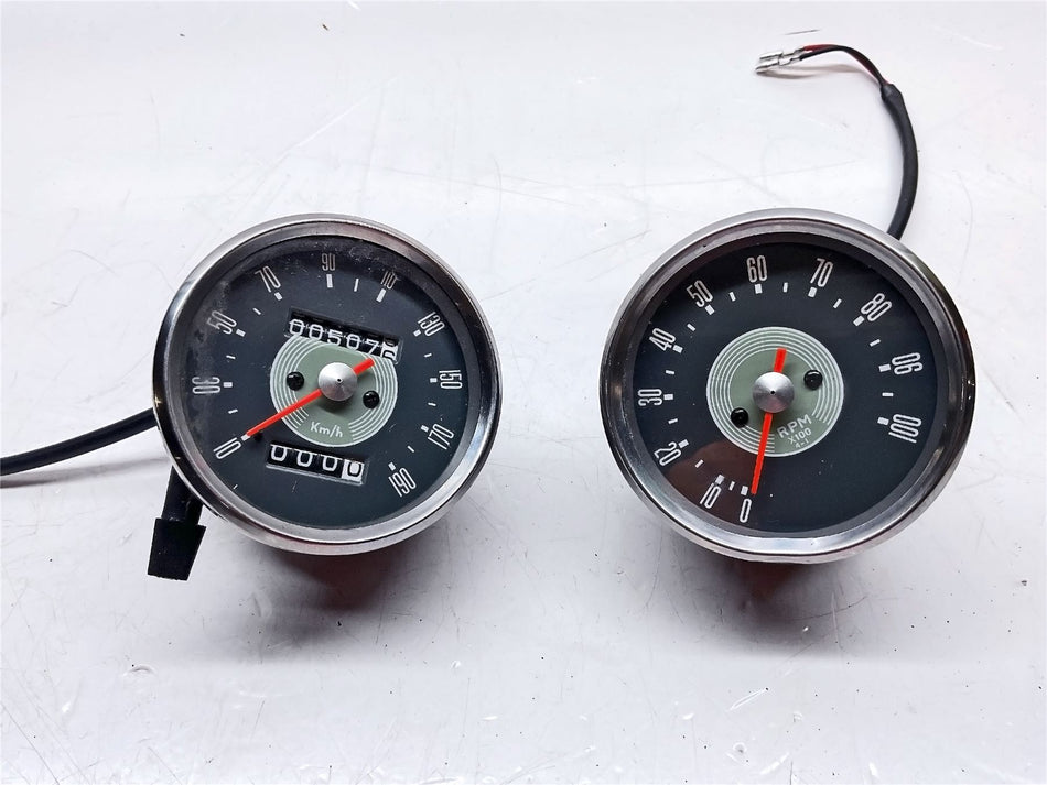 Late 1960s Universal  Classic Style/Look Speedo (KMH) & Techometer Rev Counter