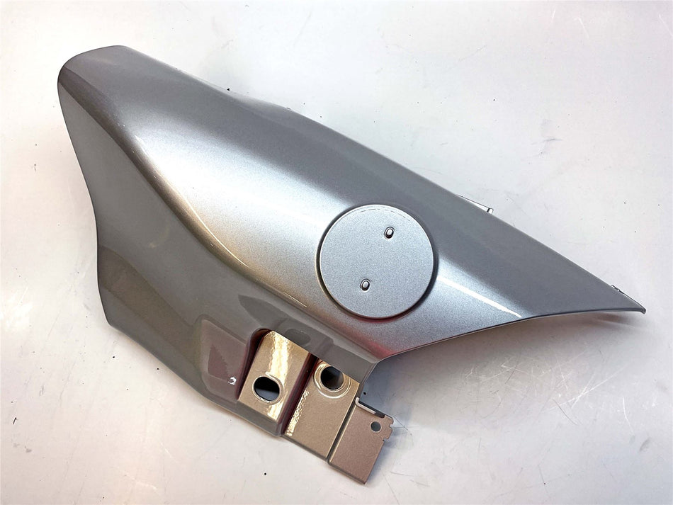 2021-2023 Yamaha MT-09 Right Fuel Tank Panel