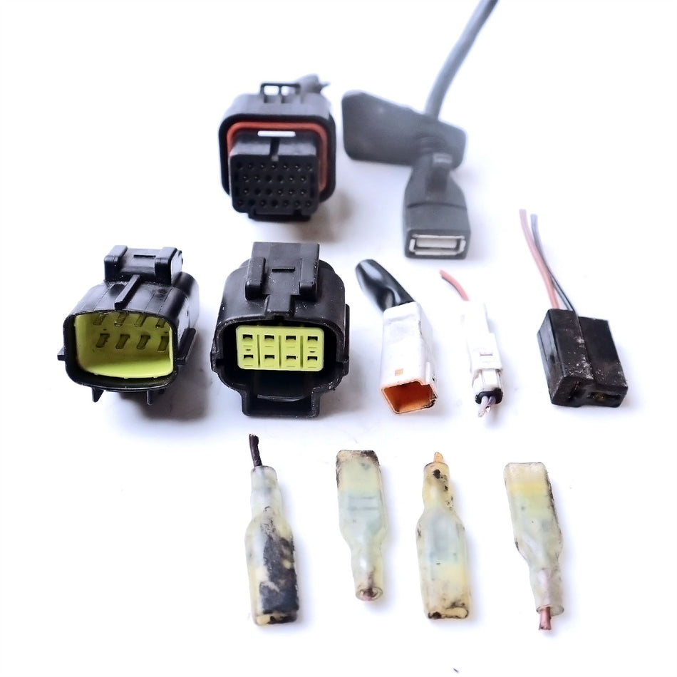 2019 KTM 1290 Super Duke GT Assorted Connectors