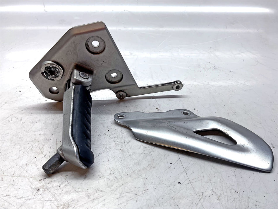 2010 Triumph Tiger 1050 Left Footrest Hanger - T2081270