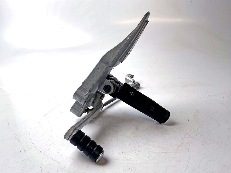 2004 Triumph Sprint ST Left Foot Peg & Gear Shifter - T2081604