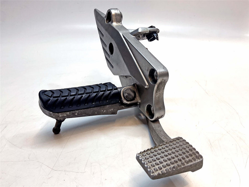 2016 Kawasaki Concours 14 ZG1400 ABS Front Right Footrest & Hanger - 350630637