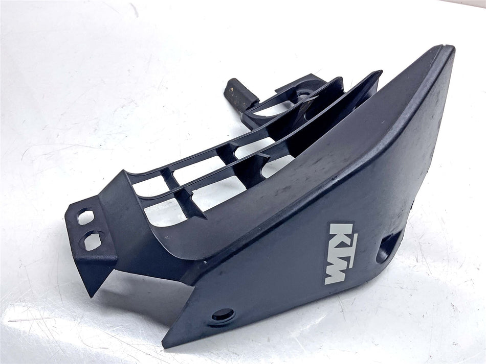 2019 KTM Duke 125 Left Radiator Cover - JP181202