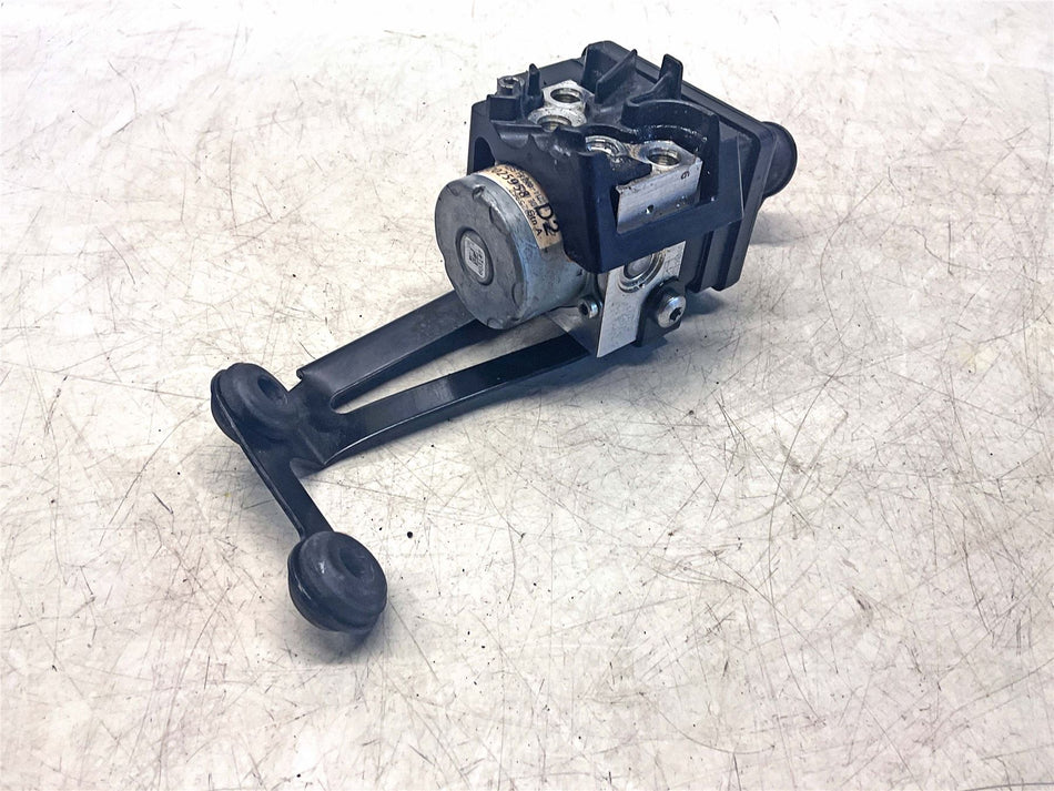 2019 Triumph Street Triple 765 R ABS Pump - T2025960