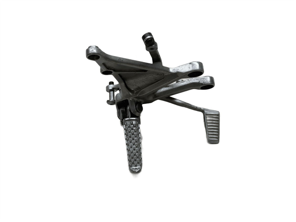 2004 Honda CBR1000RR Fireblade Front Right Footrest & Hanger 50600MEL000