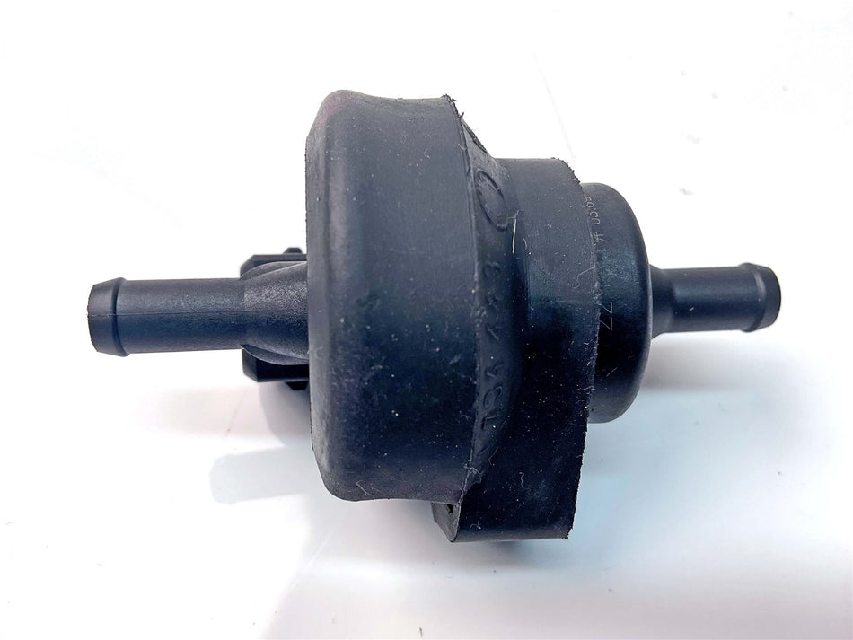 2015 BMW R1200R FUEL TANK BREATHER VALVE - 13901465030