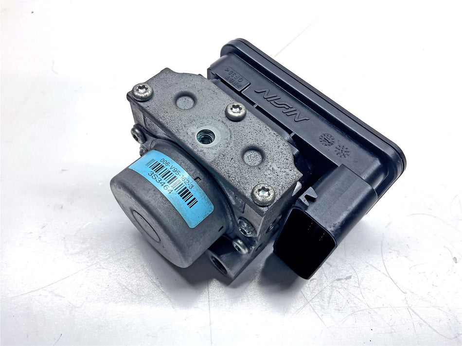 2017 Triumph Speed Triple 1050 S ABS Pump - T2027109