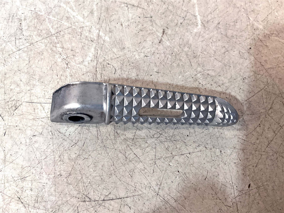 2015 Triumph Speed Triple 1050 R Rear Left Footrest - T2088202