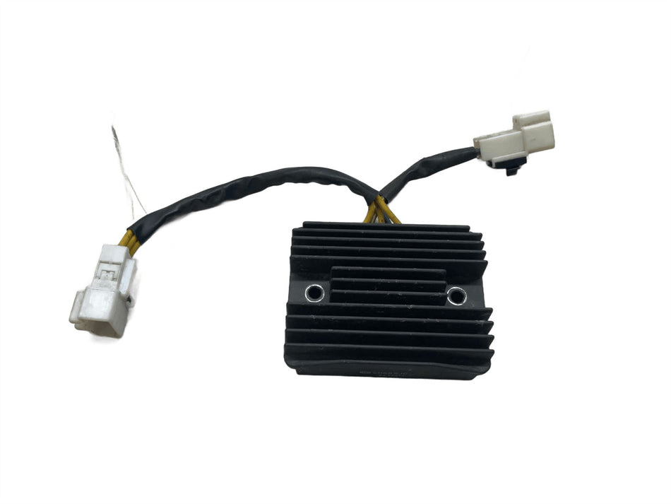 2015 Vespa GTS300 Regulator Rectifier SH689JC