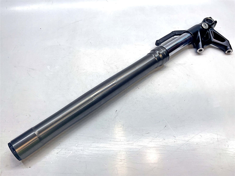 2025 Triumph Street Triple 765 RS Right Fork - T2043383