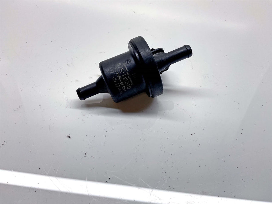 2018 BMW S1000R Fuel tank breather valve - 13901465030