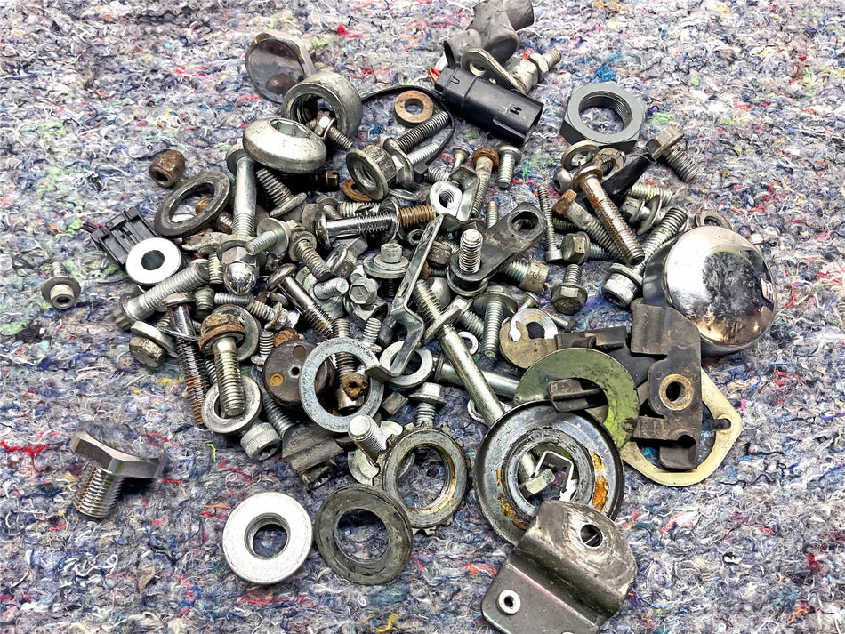 2009 Harley-Davidson Rocker C FXCWC Assorted Fixings & Bolts