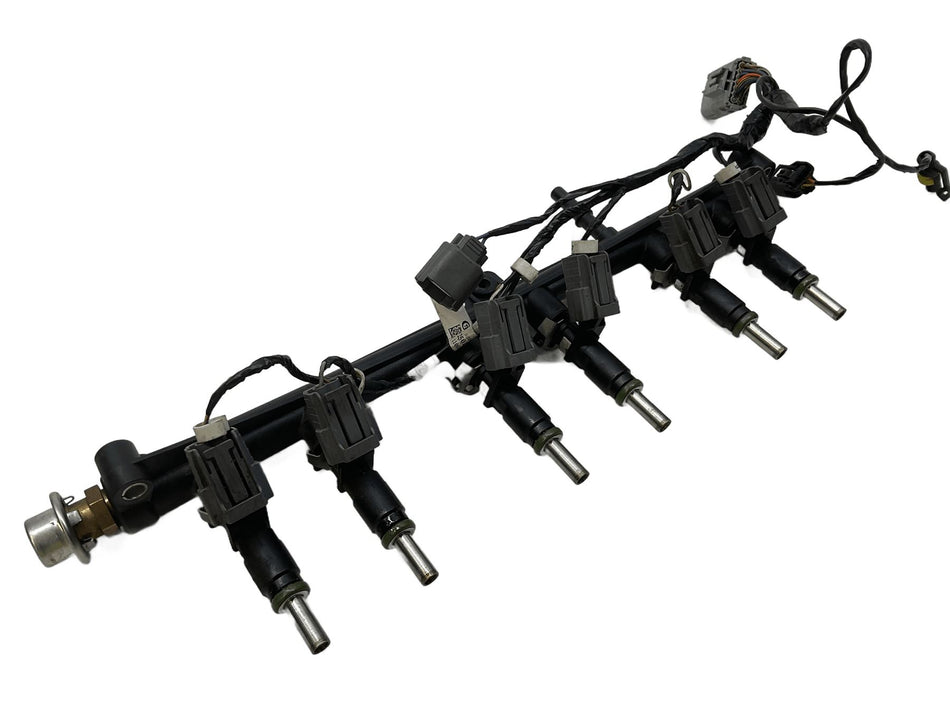 2022 Triumph Rocket 3 Fuel Injector Rail Fuel Rail with Injectors T1242111