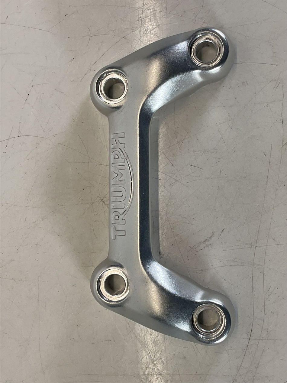 2024 TRIUMPH SPEED TWIN 900 Handlebar Clamp - T2042447