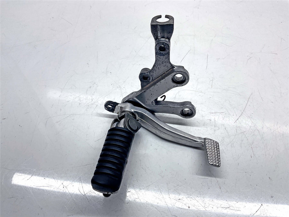2002 Kawasaki Ninja ZX6R ZX636 Front Right Footrest & Hanger - 340281429