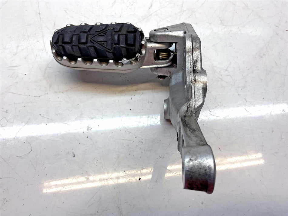 2021 Triumph Tiger 900 GT Pro Front Left Footrest Hanger - T2082204