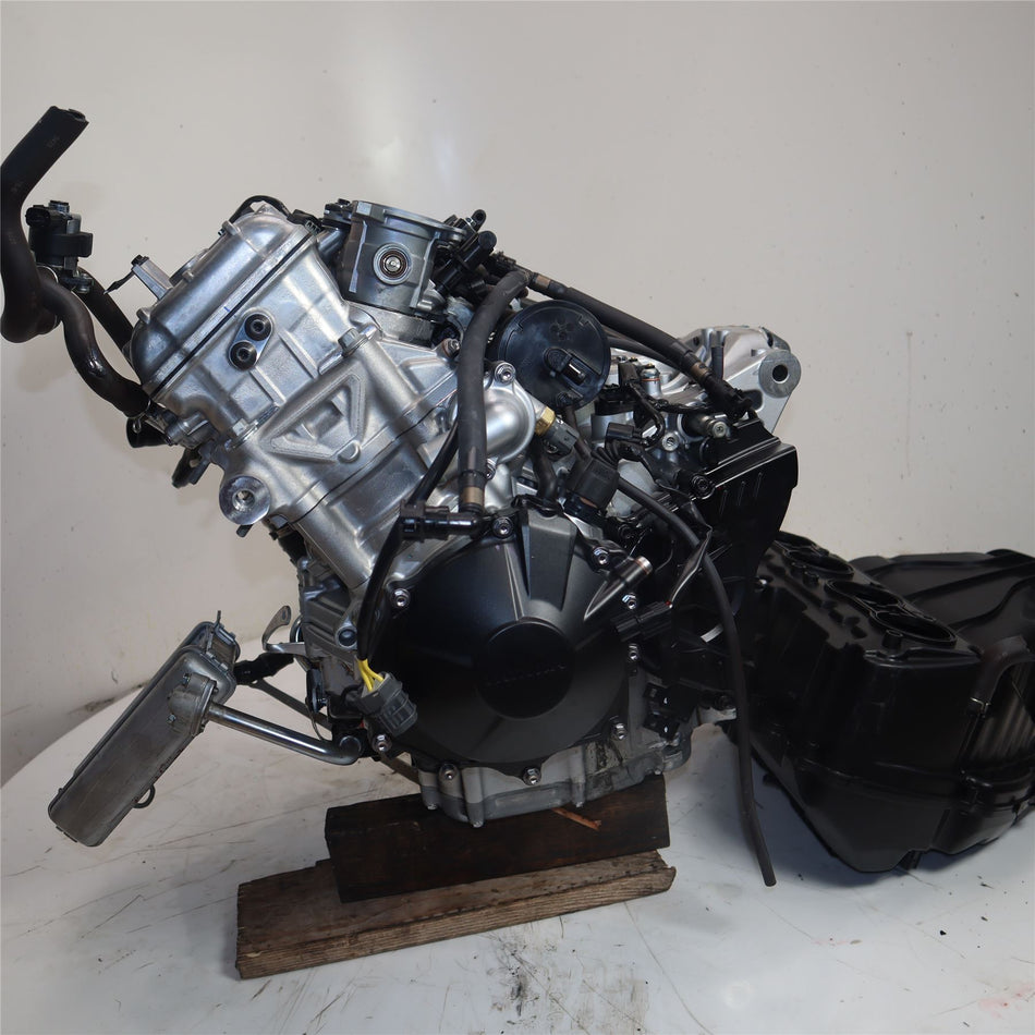 2023 HONDA CBR1000RR-R FIREBLADE SP Complete Engine (1,003 Miles) - B54301