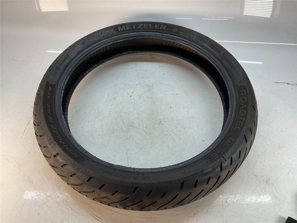 3mm-3mm-3mm METZLER Roadtec 01 SE Front Tyre 120/70/19