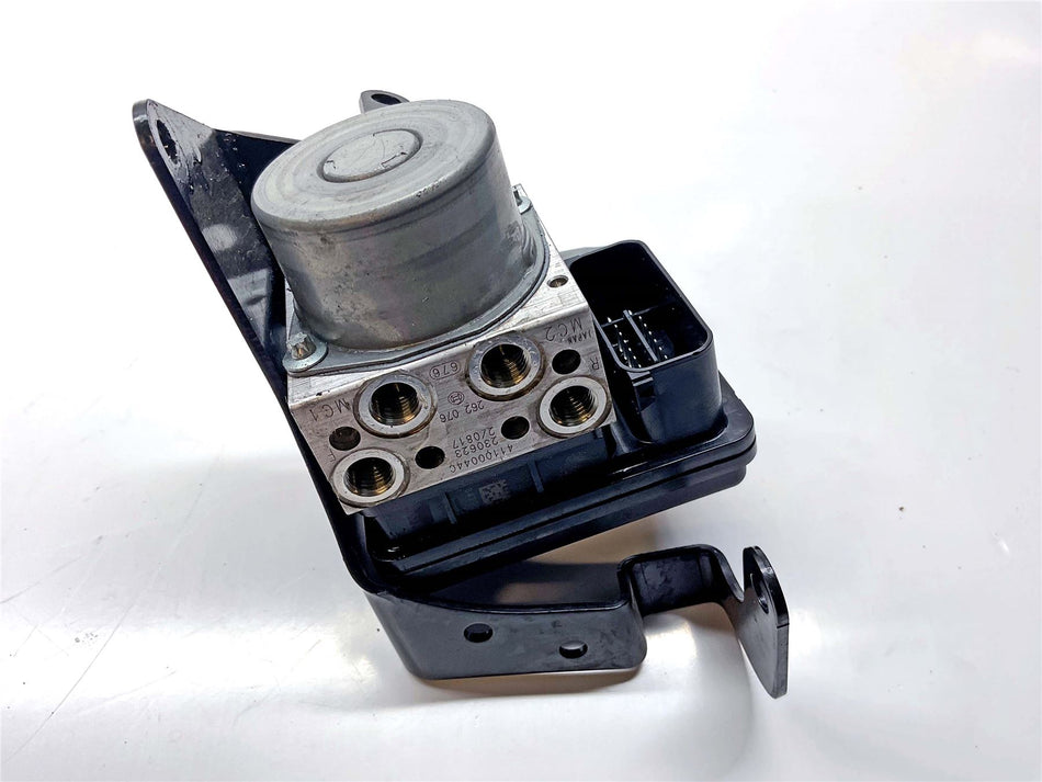 2024 Harley-Davidson Fat Bob FXFBS 114 ABS Modulator Pump - 41100043C