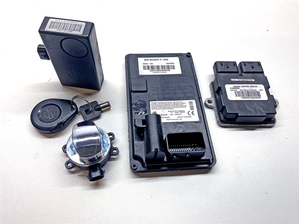 2015 Harley-Davidson Dyna Street Bob   Lock Set & ECU - 13584 Miles - 71430-12