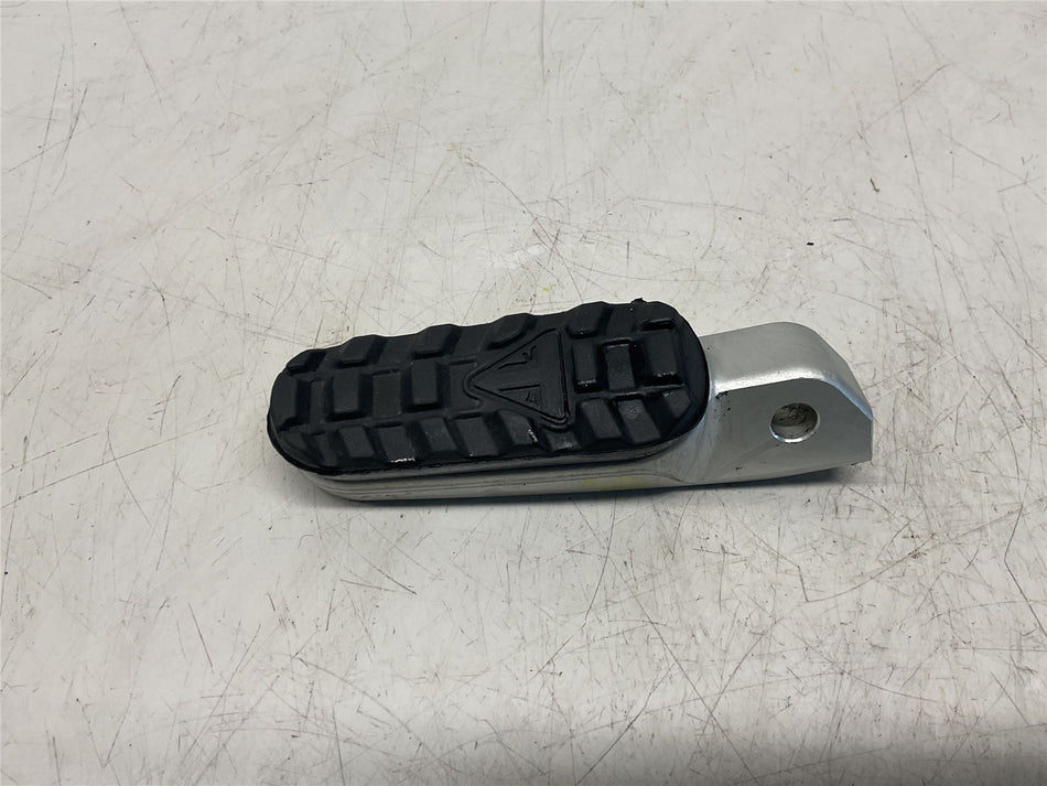 2025 Triumph Tiger 900 GT Pro Right Rear Footrest