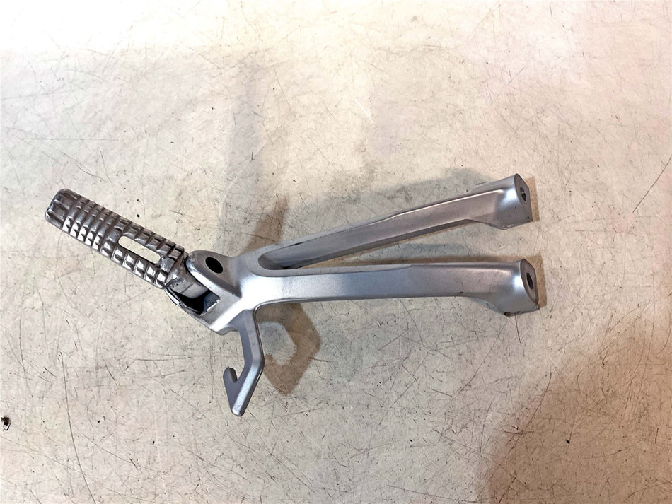 2007 Suzuki GSX-R600 Rear Left Footrest Hanger Inc Peg - 43700-01H00-E00