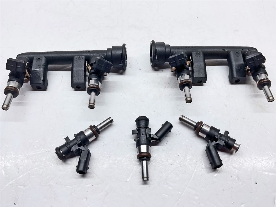 2023 BMW M1000R Fuel Injectors & Injection Rail - 13549444534