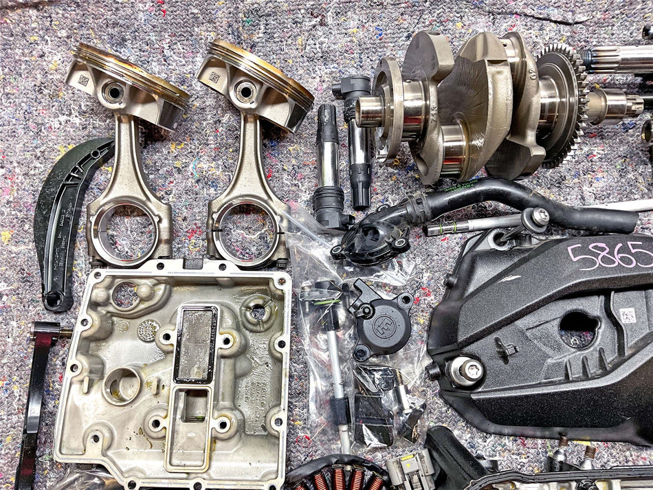 2023 BMW R1300GS Trophy Engine