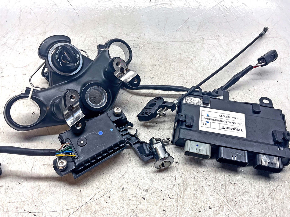2022 Triumph Bonneville T100 Lockset, ECU & Top Yoke - B61588LS