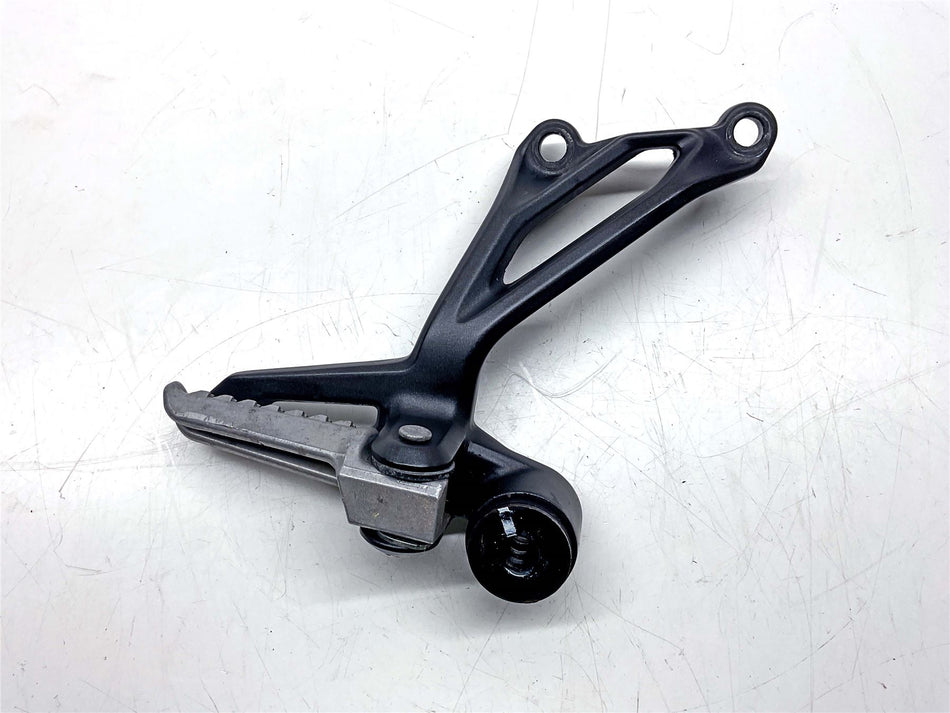 2019 Kawasaki Z900 ZR900 Rear Right Footrest & Hanger - 35063145318R