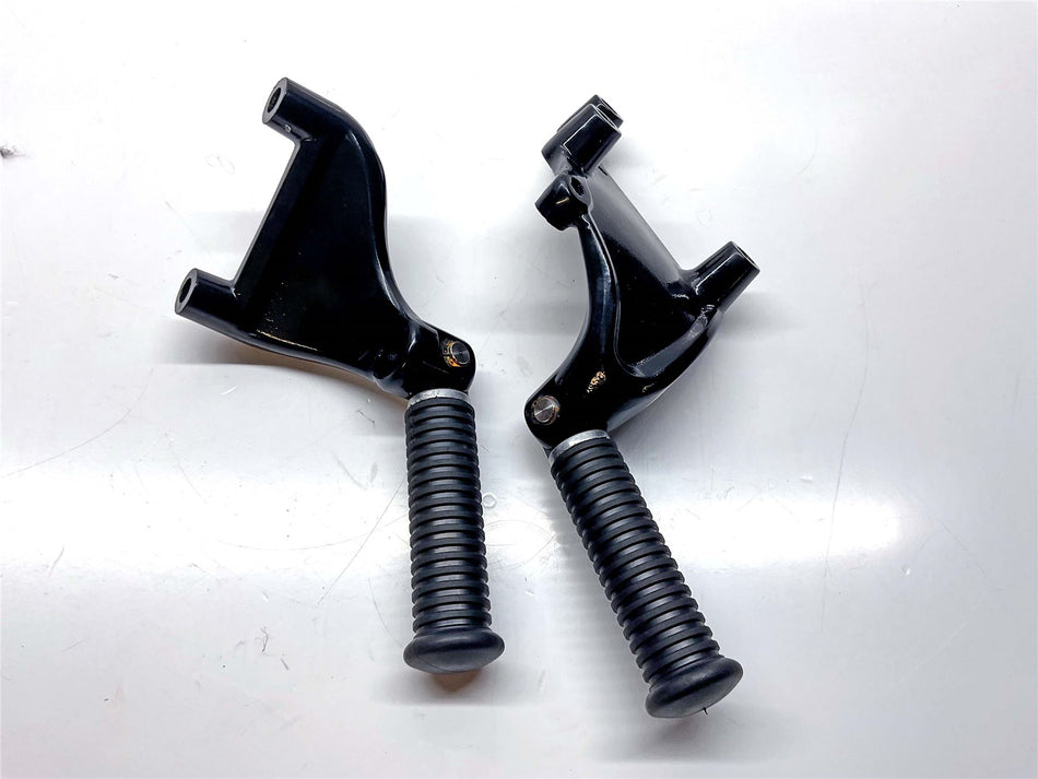2017 Harley-Davidson Iron 883 XL883N Pillion Footrests & Hangers Set - 50