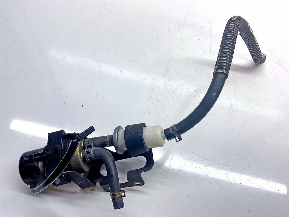 1998 Kawasaki ZZR1100 ZX1100 D6 Fuel Pump - 490401061
