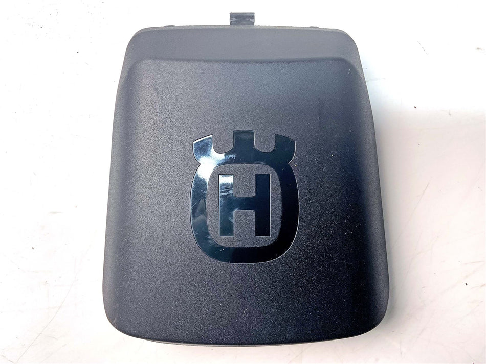 2024 Husqvarna SVARTPILEN 801 Upper Fuel Tank Cover - A67607011033