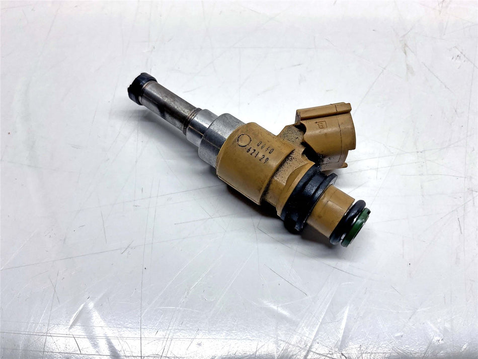 2016 Yamaha YZF R1 Fuel Injector - 2C0137610000