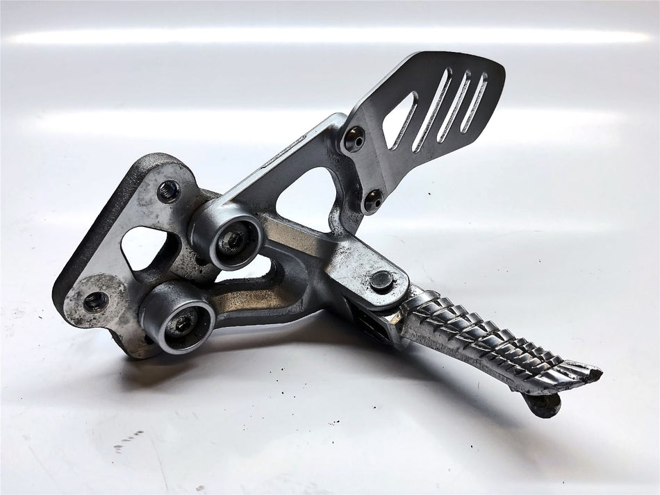 2010 Suzuki GSX-R600 Left Front Footrest and Hanger - 4352101H00000