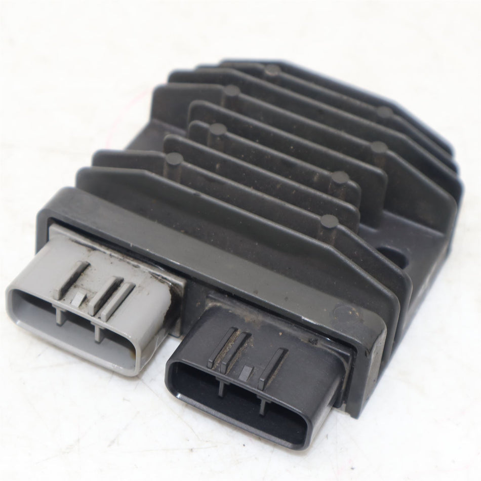 2012-2016 TRIUMPH STREET TRIPLE 675 R Voltage Regulator - T1300675
