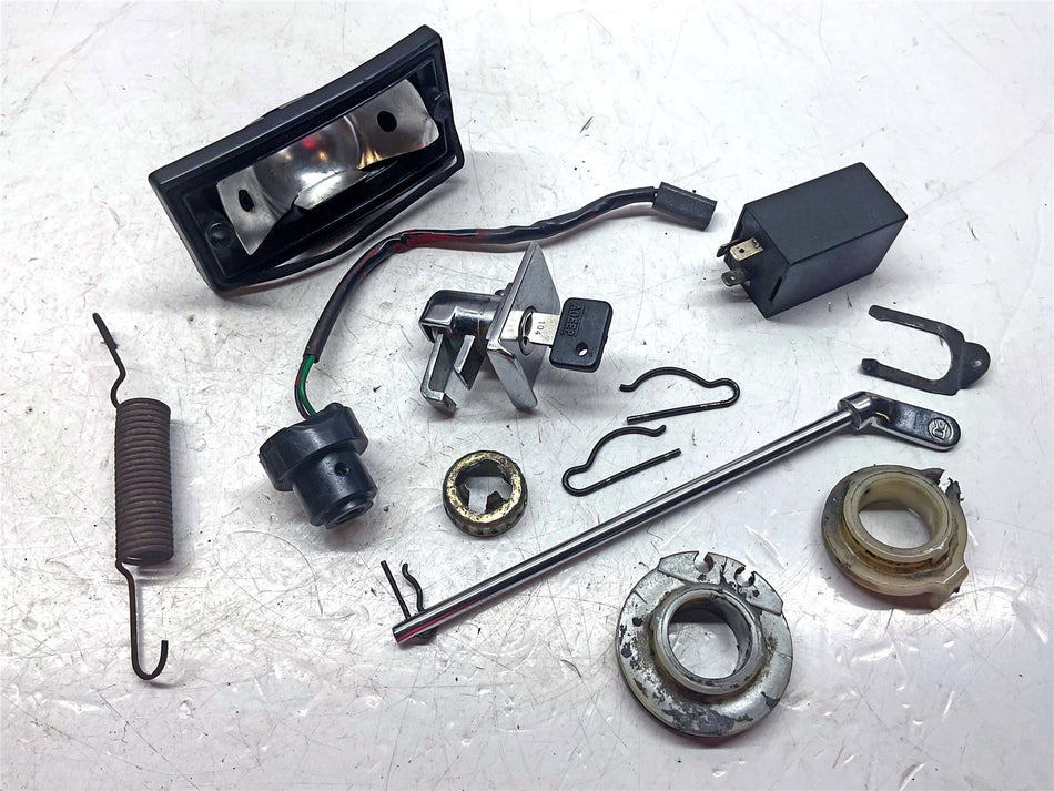 1986 Vespa PX125 T5 Assorted Nuts, Bolts & Fixings - B60070BBB