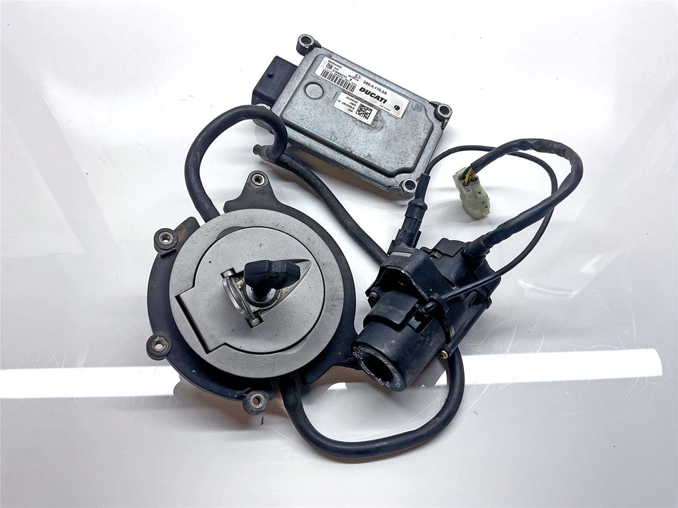 2010 Ducati Monster 696 Full Lock Set / Key Set / ECU - 28641702A