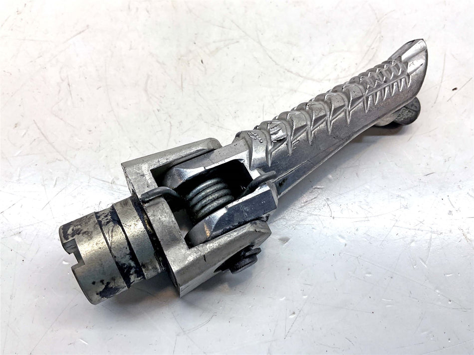 2010 Suzuki GSX-R750 Front Right Footrest / Peg - 4351637H00000