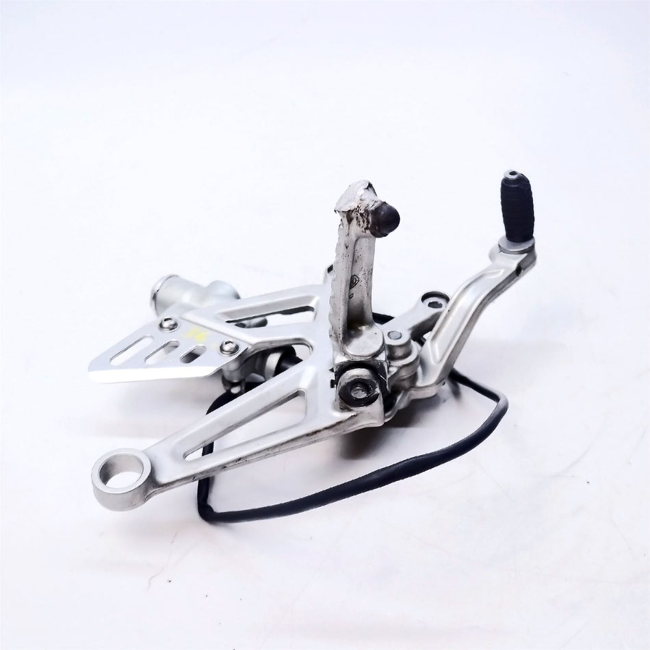 2019 Aprilia Tuono V4 1100 Factory ABS Footrest & Master Cylinder - B044586