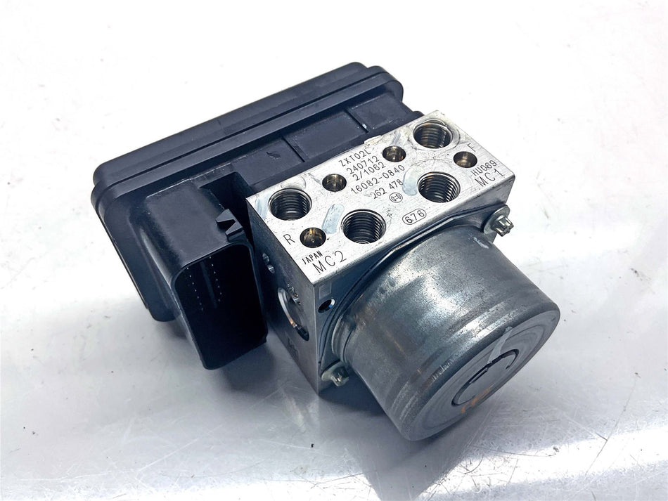 2025 Kawasaki Ninja ZX10R ZX1000 ABS Pump - 160800840
