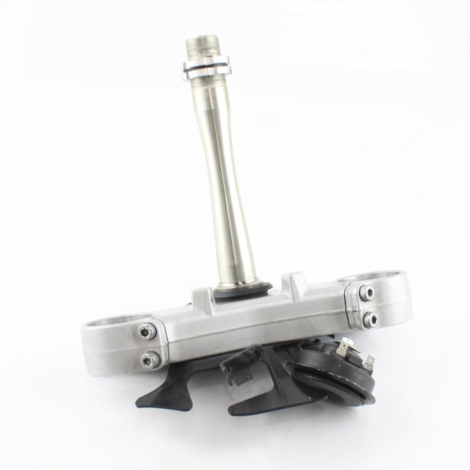 2007-2008 YAMAHA YZF-R1 Under Bracket Complete, Bottom Yoke - 4C8233400000